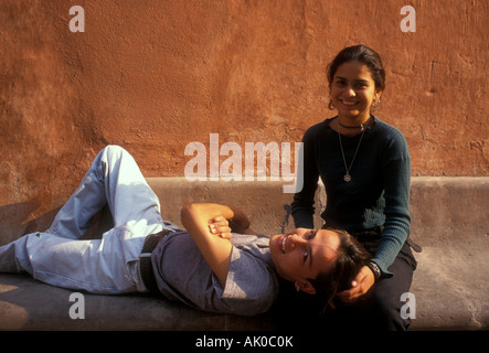 Mexikanische Volk, Mexikanische, mexikanische Frau, Junge Erwachsene, junge Paar, Paar, Santiago de Querétaro, Queretaro, Queretaro, Mexiko Stockfoto