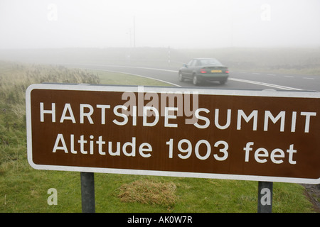 UK England Cumbria, The Lake District, North Pennines, Hartside Summit, A686, Schild, Nebel, UK071011001 Stockfoto