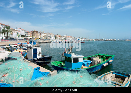 Angelboote/Fischerboote im Hafen von Cambrils, in der Nähe von Salou, Costa Dorada (Costa Daurada), Katalonien, Spanien Stockfoto