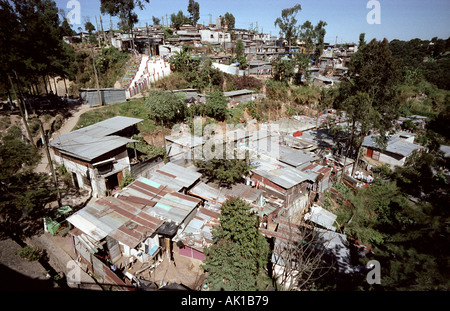 Armen Barrio errichtet auf der Seite eine Schlucht in Guatemala City, Guatemala Stockfoto