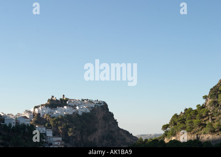 Casares, eines der Pueblos Blancos, im Hinterland der Costa Del Sol, Andalusien, Spanien Stockfoto