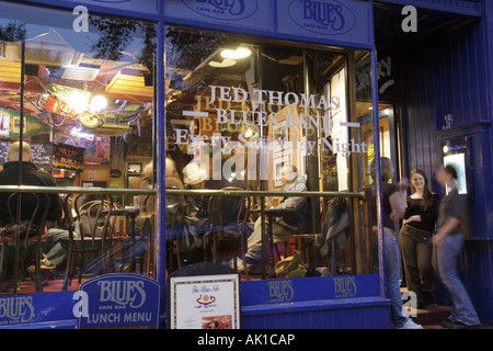 UK England North Yorkshire, Harrogate, Montpellier Parade, Blues Cafe Bar, Pub, Nachtabend, UK071013073 Stockfoto