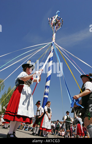 Traditionelle Maibaum Tanz, Leavenworth Washington USA Stockfoto