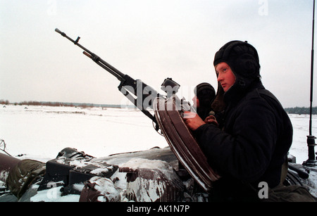 Polnische Soldaten in einem russischen Panzer T-72, Zagan, Polen Stockfoto