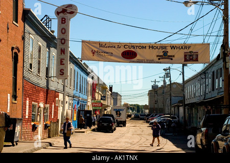 Portland Maine die Custom s Wharf House gehört zu den bunteren Sehenswürdigkeiten am Ufer Stockfoto