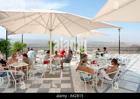 Hügel-Café in der alten Stadt, Mojacar, Almeria, Andalusien, Spanien Stockfoto