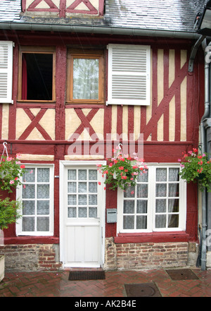 Halbe Fachwerkhaus in Beuvron-En-Auge, Pays d ' Auge, Normandie, Frankreich Stockfoto