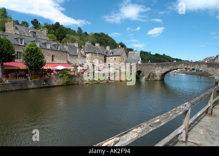 Hafengebiet auf dem Fluss Rance, Dinan, Bretagne, Frankreich Stockfoto