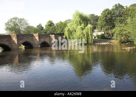 Brücke über den Fluss Wye, Bakewell, Peak district National Park, Derbyshire, England Stockfoto