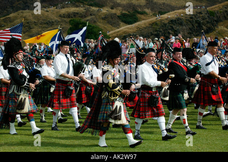 Marschieren Dudelsackkapelle während Pipefest 2005, Holyrood Park, Edinburgh, Schottland Stockfoto