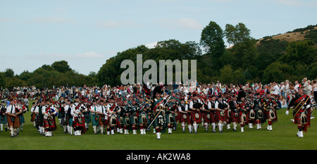 Marschieren Dudelsackkapelle während Pipefest 2005, Holyrood Park, Edinburgh, Schottland Stockfoto