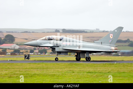 RAF Taifun T1 29 R Squadron Eurofighter Flugzeuge Seitenansicht Landung Stockfoto