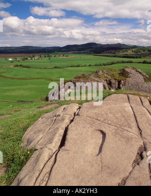 Die geschnitzten Fußabdruck auf Dunadd Burgberg, Kilmartin Glen, Argyll and Bute, Scotland, UK Stockfoto