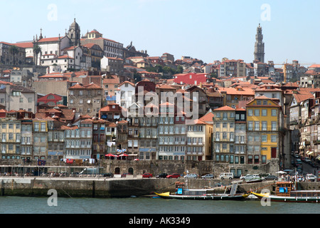 Cais da Ribeira von Vila Nova De Gaia, Fluss Douro, Porto (Porto), Portugal Stockfoto