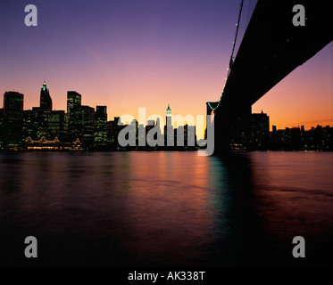 Reisen, Vereinigte Staaten von Amerika, New York, New York City, Stadt Skyline bei Sonnenuntergang, Stockfoto