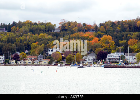 Malerischen Herbst-Blick auf die Stadt von Fish Creek, Door County, Wisconsin, USA Stockfoto