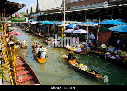 Eine Szene am Damnernsaduak (Damnoen Saduak) schwimmenden Markt Thailand Stockfoto