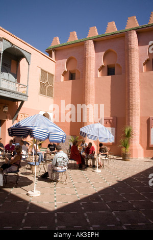 Der äußere Hof des Musee de Marrakesch in einem restaurierten 19. Jahrhundert Riad befindet sich Marokko. Stockfoto