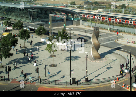 Stratford halb Antenne moderne Austausch Bahnhofsvorplatz und Eingang immer im Mittelpunkt der Olympischen Spiele 2012 Stockfoto