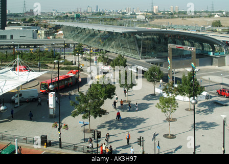 Stratford halb Antenne moderne Austausch Bahnhofsvorplatz und Eingang immer im Mittelpunkt der Olympischen Spiele 2012 Stockfoto