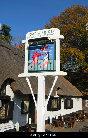 "Katze und Geige" Pub, Hinton Admiral, Hinton, Hampshire, England, Vereinigtes Königreich Stockfoto