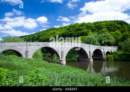 Kern-Brücke über den Fluss Wye bei Goodrich Herefordshire an einem hellen Frühlingstag Stockfoto