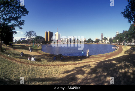 Sonntag Nachmittag im Uhuru Park Nairobi Kenia in Ostafrika Stockfoto