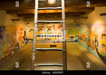 ARIZONA FLAGSTAFF MUSEUM OF NORTHERN ARIZONA Hopi indische Kiva Wandbild und Leiter Stockfoto