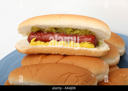Hot Dog Hotdog gebratene Wurst mit französischen Sub-Rollen Fleisch Fast Finger Food Fastfood auf der Straße Display niemand oben horizontal Hi-res Stockfoto