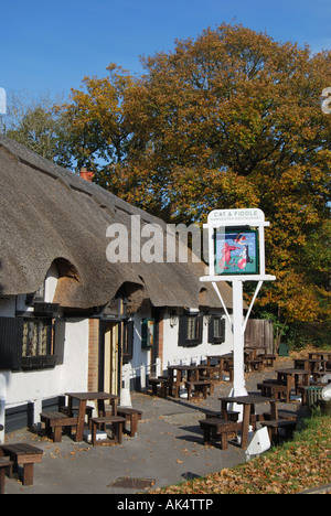 "Katze und Geige" Pub, Hinton Admiral, Hinton, Hampshire, England, Vereinigtes Königreich Stockfoto