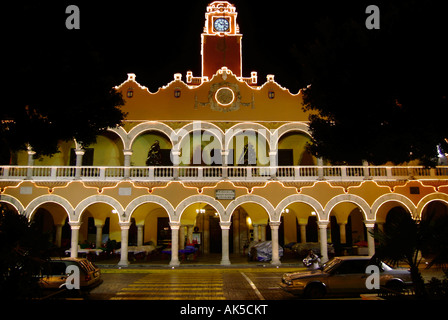 Stadtpalast in der Nacht, Merida, Yucatan, Mexiko Stockfoto