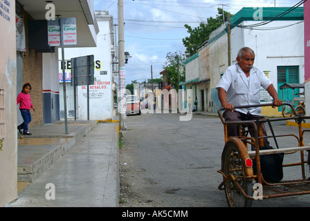 Mexikanische Rikschas in Kinchil Dorf, Halbinsel Yucatan, Mexiko Stockfoto