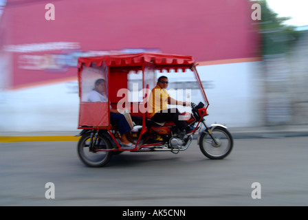 Mexikanische Tuk-Tuk in Kinchil Dorf, Halbinsel Yucatan, Mexiko Stockfoto