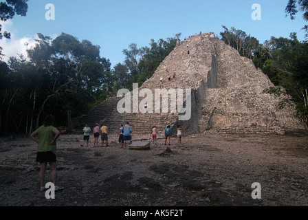 COBA PYRAMIDSCOBA PYRAMIDSCOBA PYRAMIDEN Stockfoto