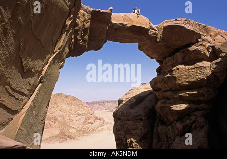 Rock-Brücke Burdah Mountain Wadi Rum Jordan Stockfoto