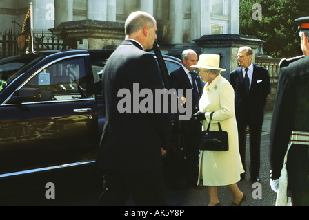 Königin Elizabeth II. und Prinz Phillip während eines Besuchs in dem Fitzwilliam Museum in Cambridge, England Stockfoto