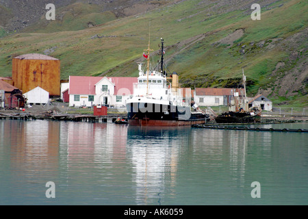 Alten Walfangschiff in Grytviken, eine verlassene Walfangstation und die Stadt ist, dass ernst Shackleton begraben. Stockfoto