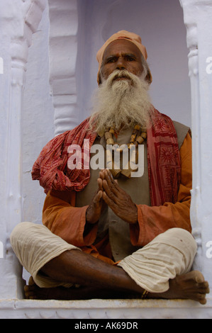 Ein Gorakhnathi Yogi aus Mahayogi Machhendra Nath Tempel in Pushkar, Rajasthan. Indien. Stockfoto