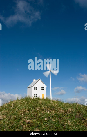 Modell Haus und Wind turbine Stockfoto