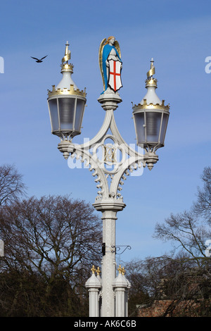 York verzierten Straßenlaterne auf Lendal Bridge Stockfoto