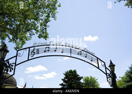 Stille Nacht Kapelle Torbogen am Bronner s Christmas Wonderland Frankenmuth Michigan MI Stockfoto