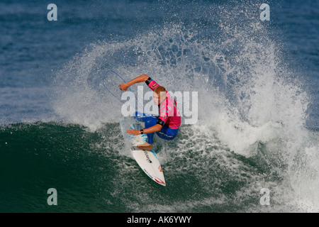 Australiens Profi-Surfer Mick Fanning surft auf eine Welle während der ASP Quicksilver PRO France 2007 in Hossegor Stockfoto