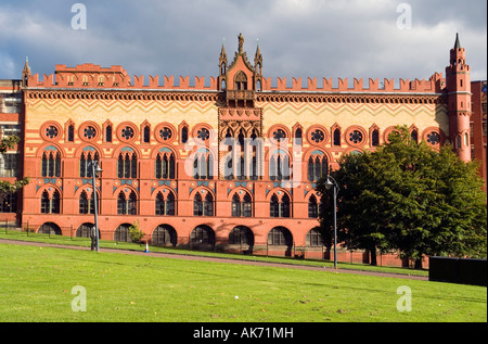 Glasgow Schottland Europa verzierten Backsteinfassade der ehemaligen Templetons Teppichfabrik inspiriert durch den Dogenpalast Venedig Stockfoto