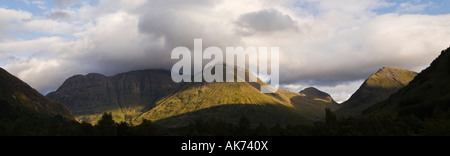 Panoramablick auf Glen Coe und Bidean Nam Bian, Highland Region, Schottland Stockfoto