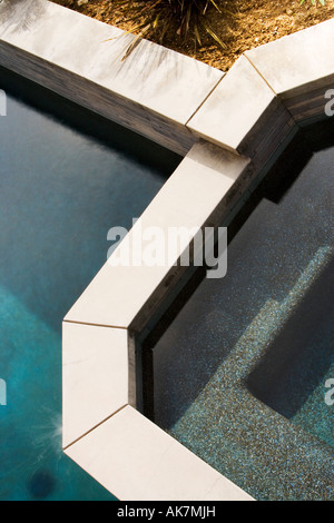 Detail der modernen Swimmingpool und Whirlpool Stockfoto