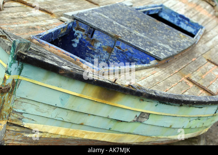 faulenden Hölzer auf einem alten Holzboot Stockfoto