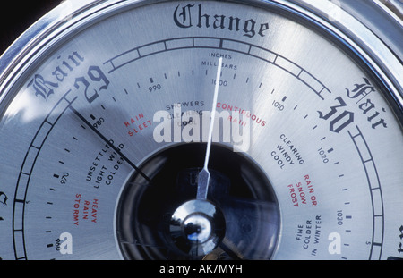 Barometer zeigt Regen Stockfoto