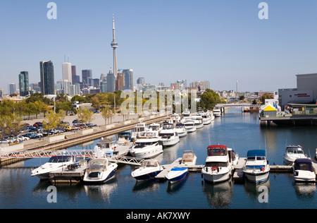 Ontario Platz Marina und Yacht-Hafen und Toronto Ontario Kanada Nordamerika Skyline Blick Stockfoto