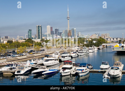 Blick von der Uferpromenade von Toronto Ontario Kanada Nordamerika Skyline-Blick auf die Stadt Stockfoto