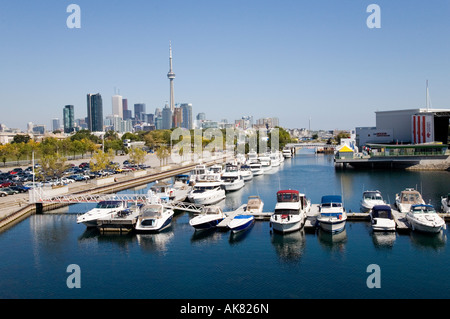 Ontario Platz Marina und Yacht Club und Toronto Ontario Kanada Nordamerika Skyline Blick Stockfoto